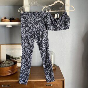 & Other Stories Blue/Black Floral Print Leggings & Sports Bra Set M/L